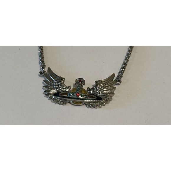 Vivienne Westwood Wing Orve Pendant - Picture 3 of 6